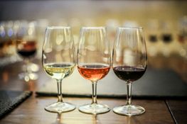 4 Great Wines Logo